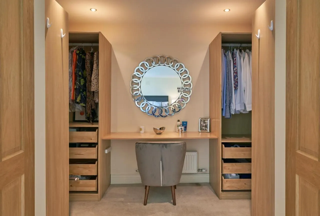 Dublin 'Home From Home', Luxury, Private Secure House Casa de Férias